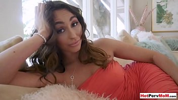 Adolescenta de 19 ani face xxx brutal cu iubitul ei frumos si futacios