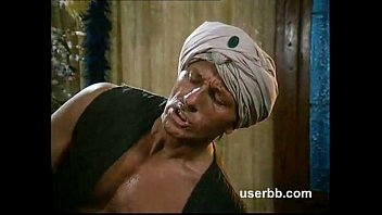 Regele angliei are doua curve sclave ce il satisfac mereu xxxual