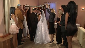 Film porno cu negri o mireasa fututa dupa nunta pervers