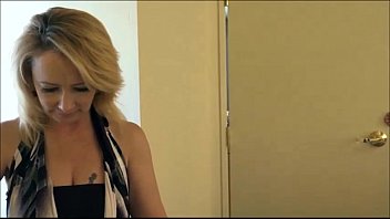 Madalina manelista porno este fututa de un rudar pulos