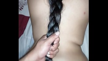 O trage de par pe aceasta spanioloaica atunci cand o fute pe la spate