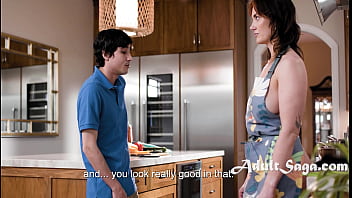 Mama gospodina si fiul ei cu pula sculata fac xxx in bucatarie dimineata