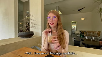 Vecinul de la trei o face foarte fericita pe acesta femeie buna de pula